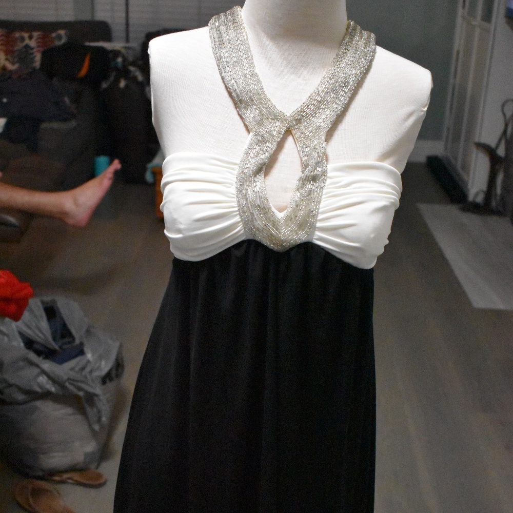 Windsor Formal Black & Whit Dress With Crystals